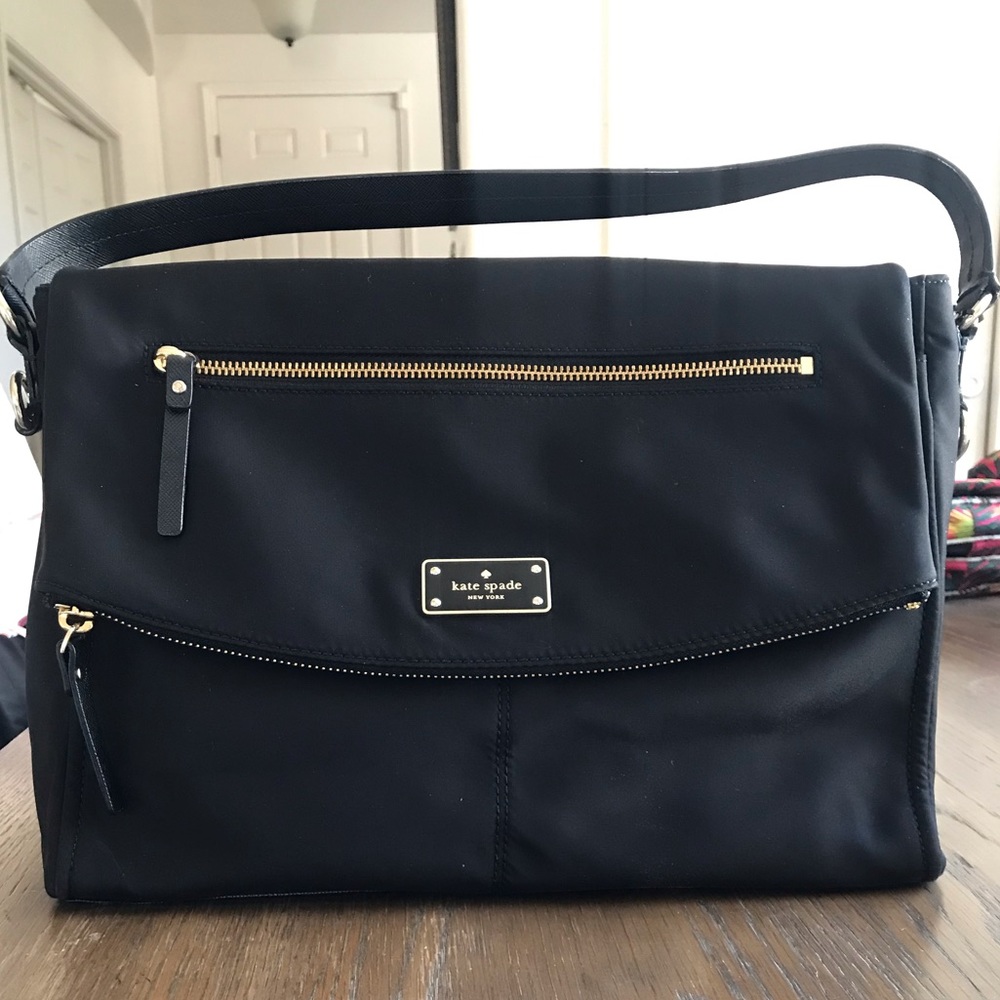 New Kate Spade fold over purse. Medium.